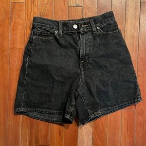 BDG Urban Outfitters woman’s mom high rise jean shorts 24 black